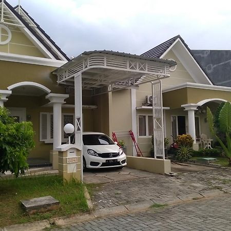 Jasmine Park Guest House เซอมารัง ภายนอก รูปภาพ
