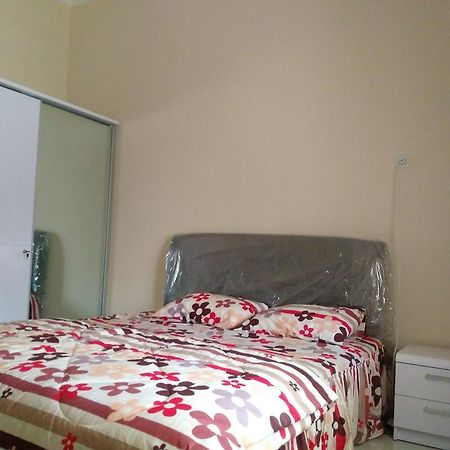 Jasmine Park Guest House เซอมารัง ภายนอก รูปภาพ