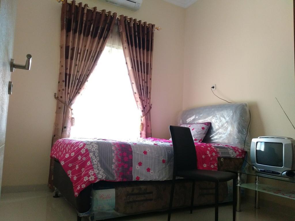 Jasmine Park Guest House เซอมารัง ภายนอก รูปภาพ