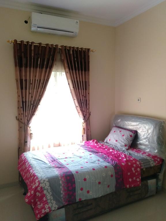 Jasmine Park Guest House เซอมารัง ภายนอก รูปภาพ