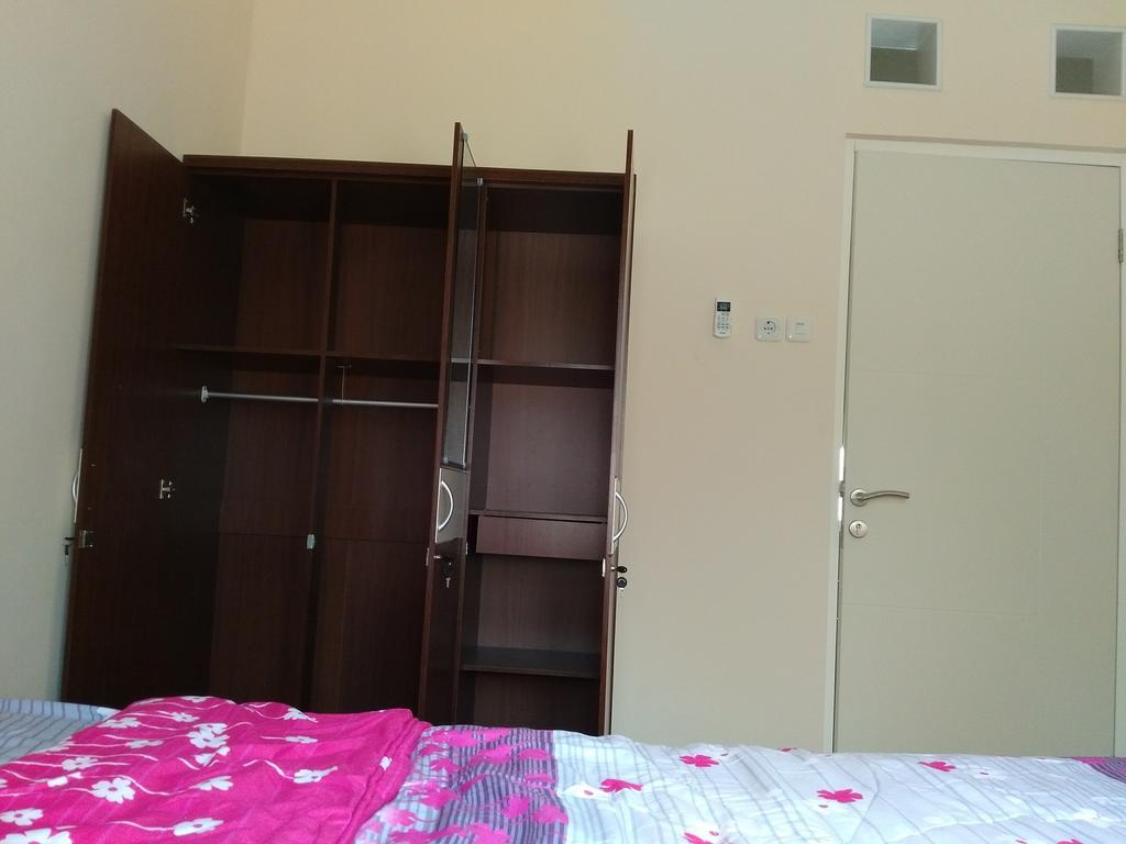 Jasmine Park Guest House เซอมารัง ภายนอก รูปภาพ