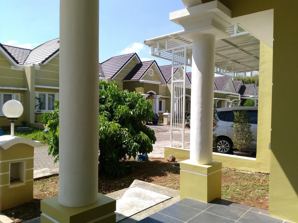 Jasmine Park Guest House เซอมารัง ภายนอก รูปภาพ