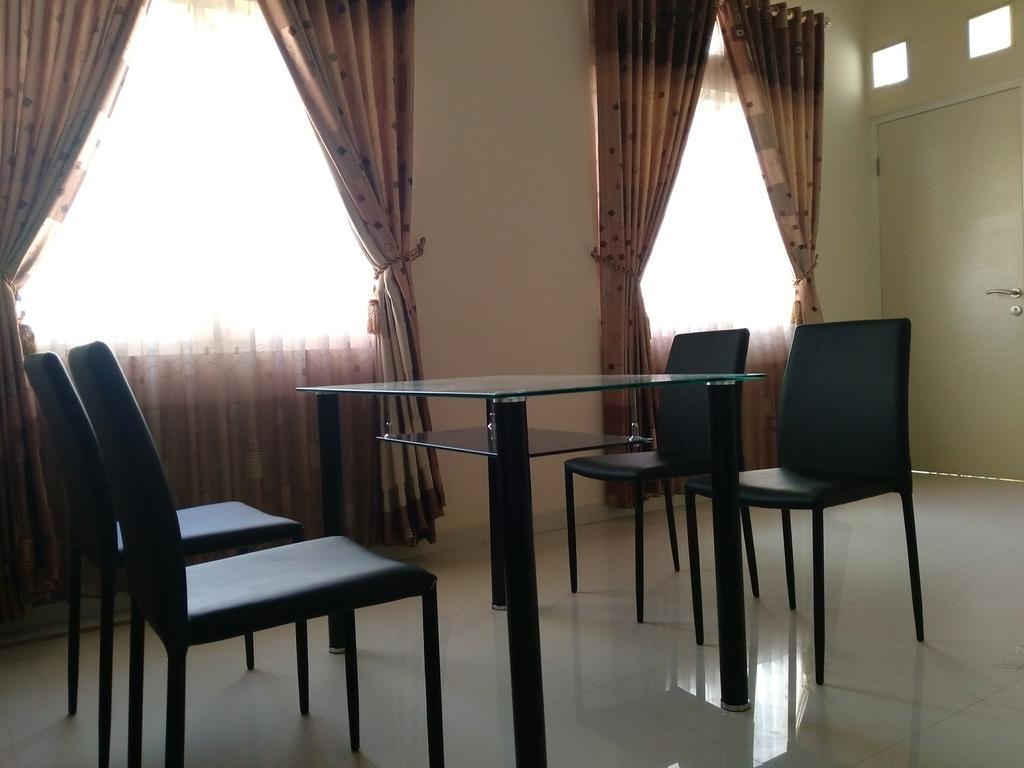 Jasmine Park Guest House เซอมารัง ภายนอก รูปภาพ